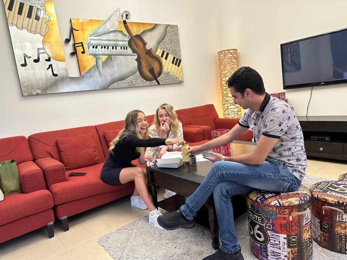 Route 66 Beach Hostel Ντουμπάι Εξωτερικό φωτογραφία